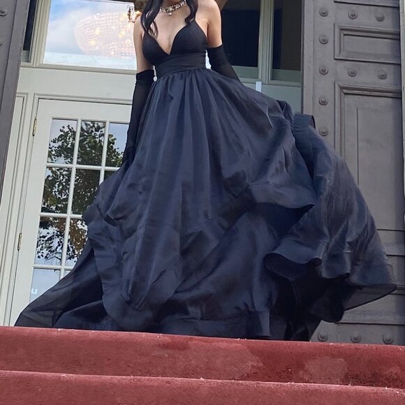 Black ball gown - Picture 3 of 3